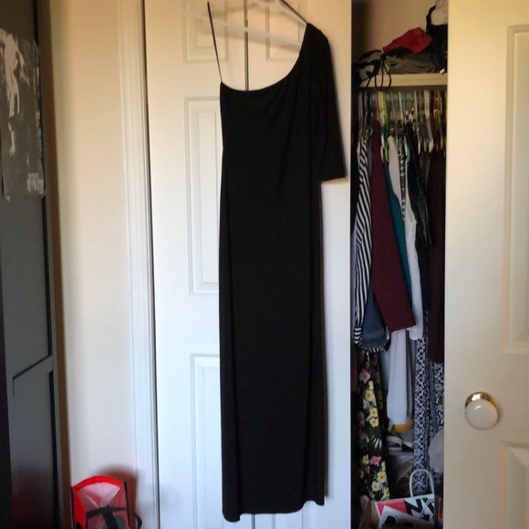 Long black one sleeve dress - Picture 1 of 4